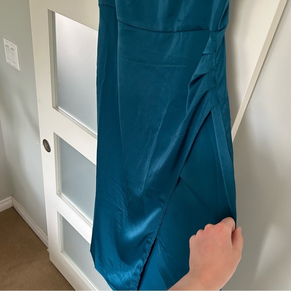 RIOHAS Satin Midi Dress - Picture 4 of 7